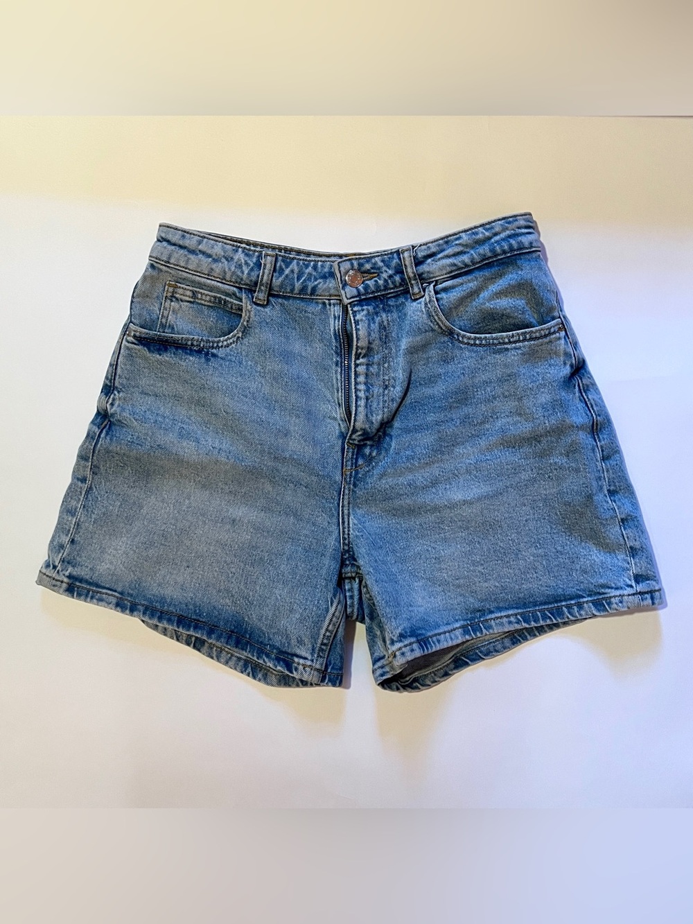 Zara High-Waisted A-Line Shorts, Light wash denim size 6